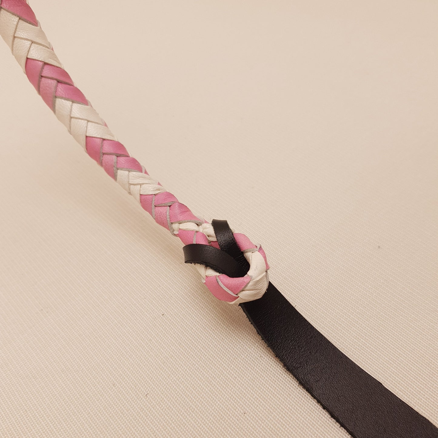 Mexican riding crop whip - 45 cm braided leather - pink & white