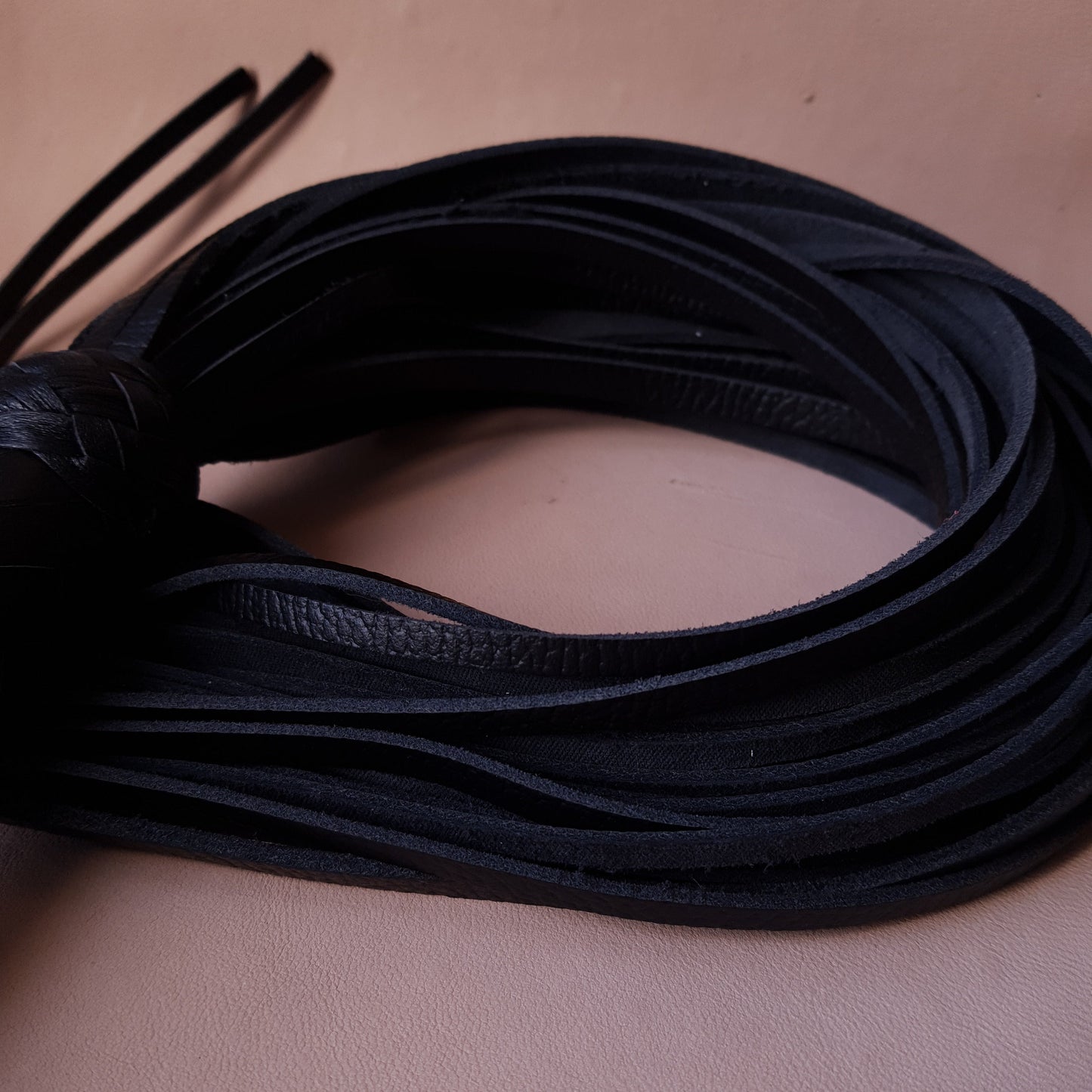 Martinet cuir & knot - 75 cm - noir