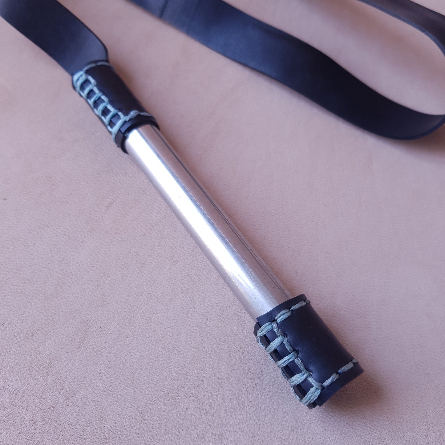 Langue de dragon caoutchouc & inox - 60 cm - noir