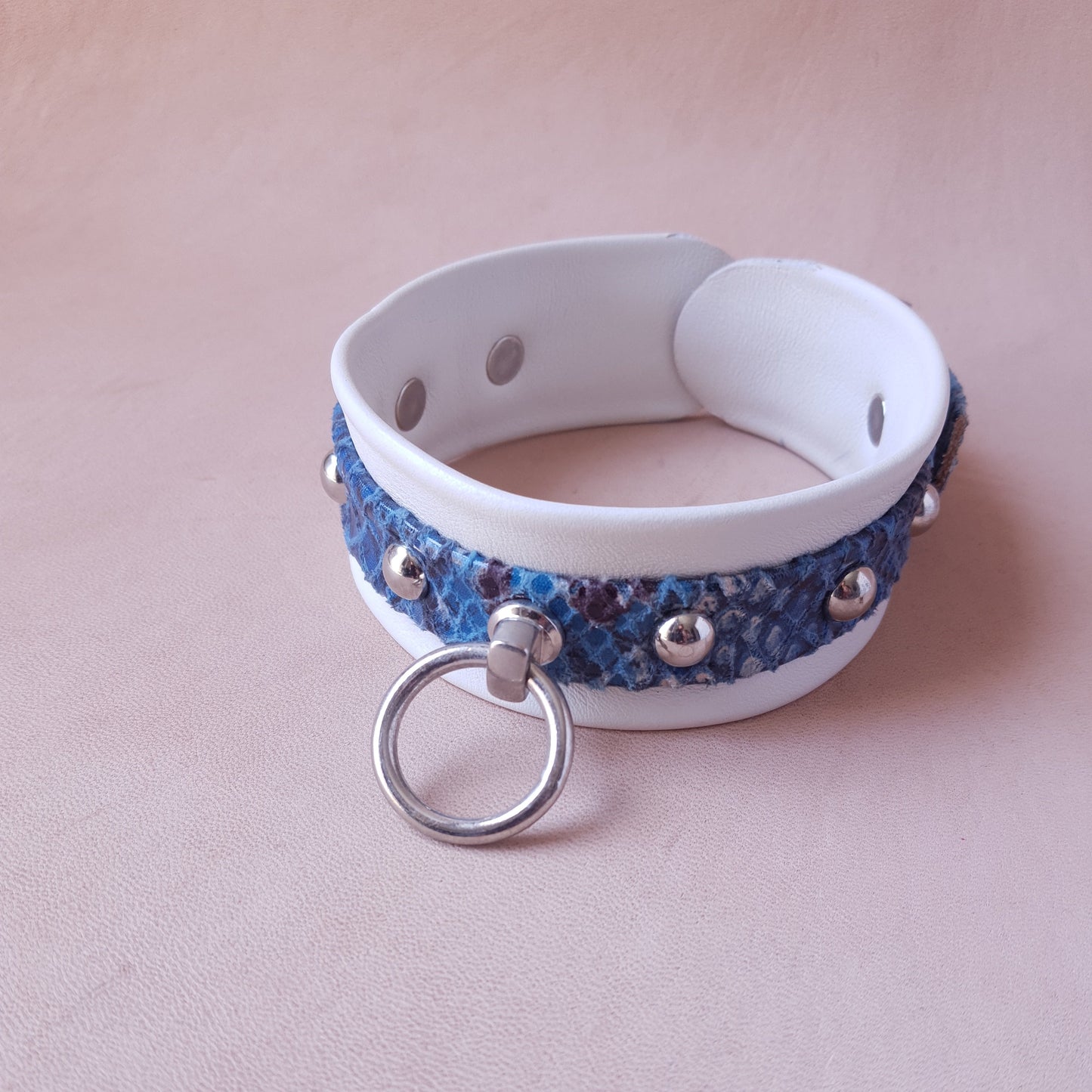 Collier en cuir - 35 cm - bleu & blanc