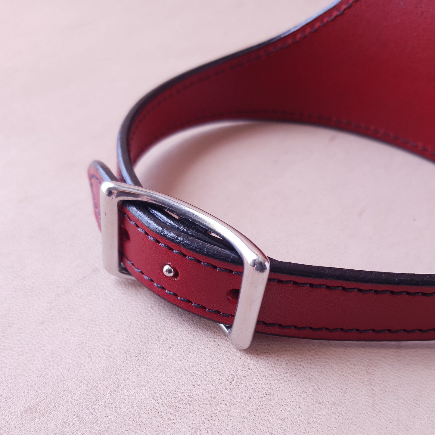Collier en cuir - 33 cm - rouge