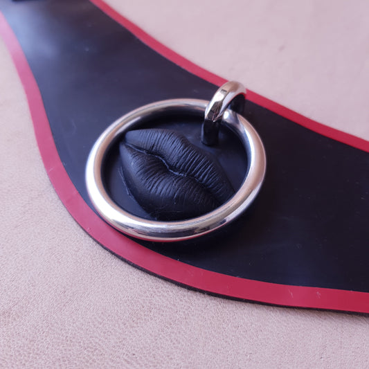 Collier en latex - 32 cm - noir & rouge