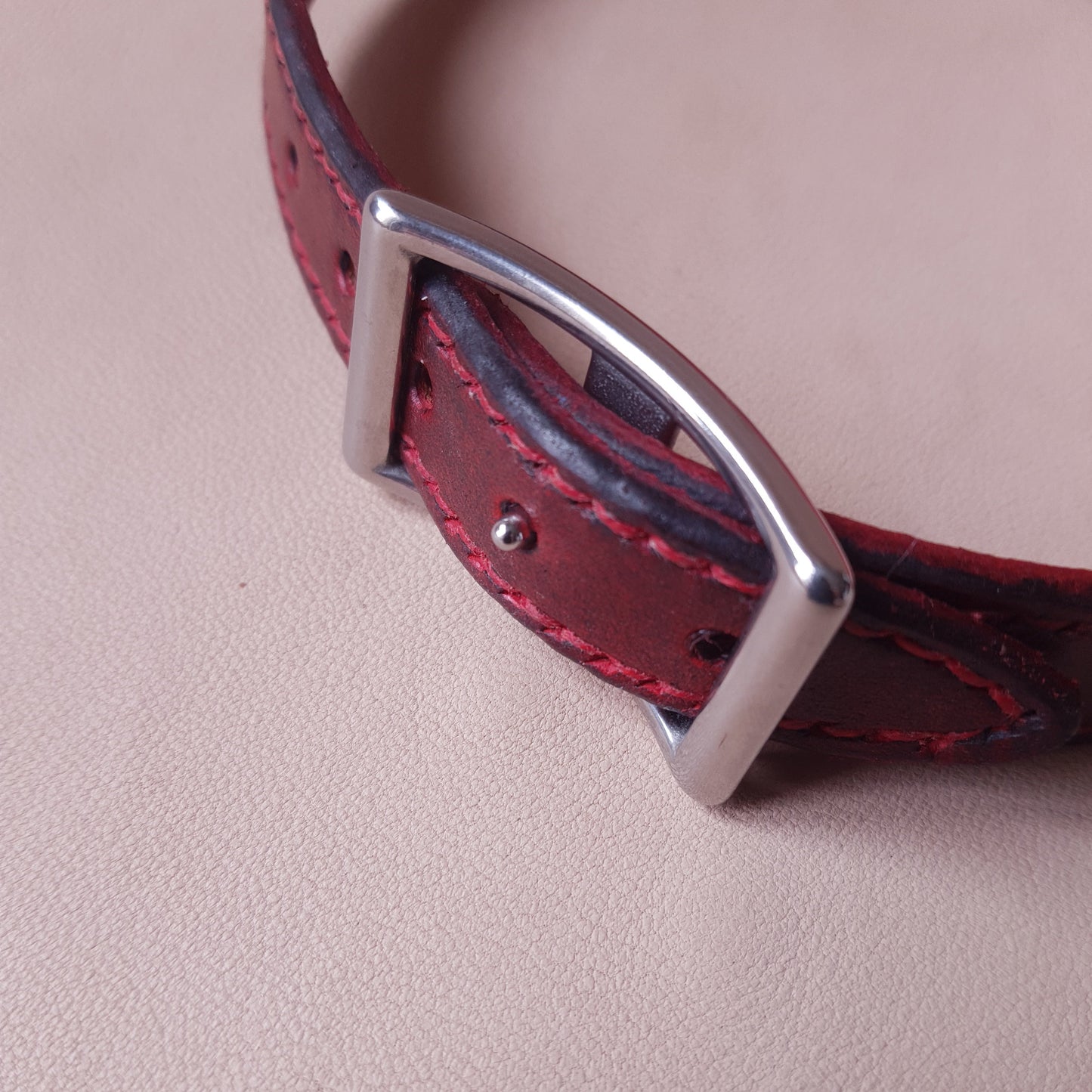 Collier en cuir - 33 cm - rouge