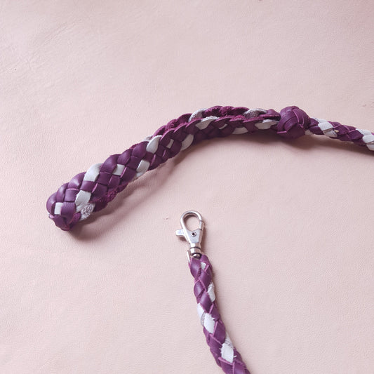 Laisse en cuir - 68 cm - violette & blanche