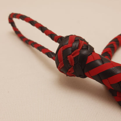 Fouet Single Tail - 90 cm en cuir tressé - rouge & noir