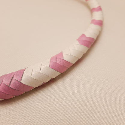 Fouet cravache mexicaine - 45 cm en cuir tressé - rose & blanc