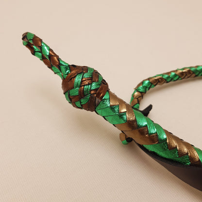 Fouet cravache mexicaine - 56 cm en cuir tressé - vert & bronze