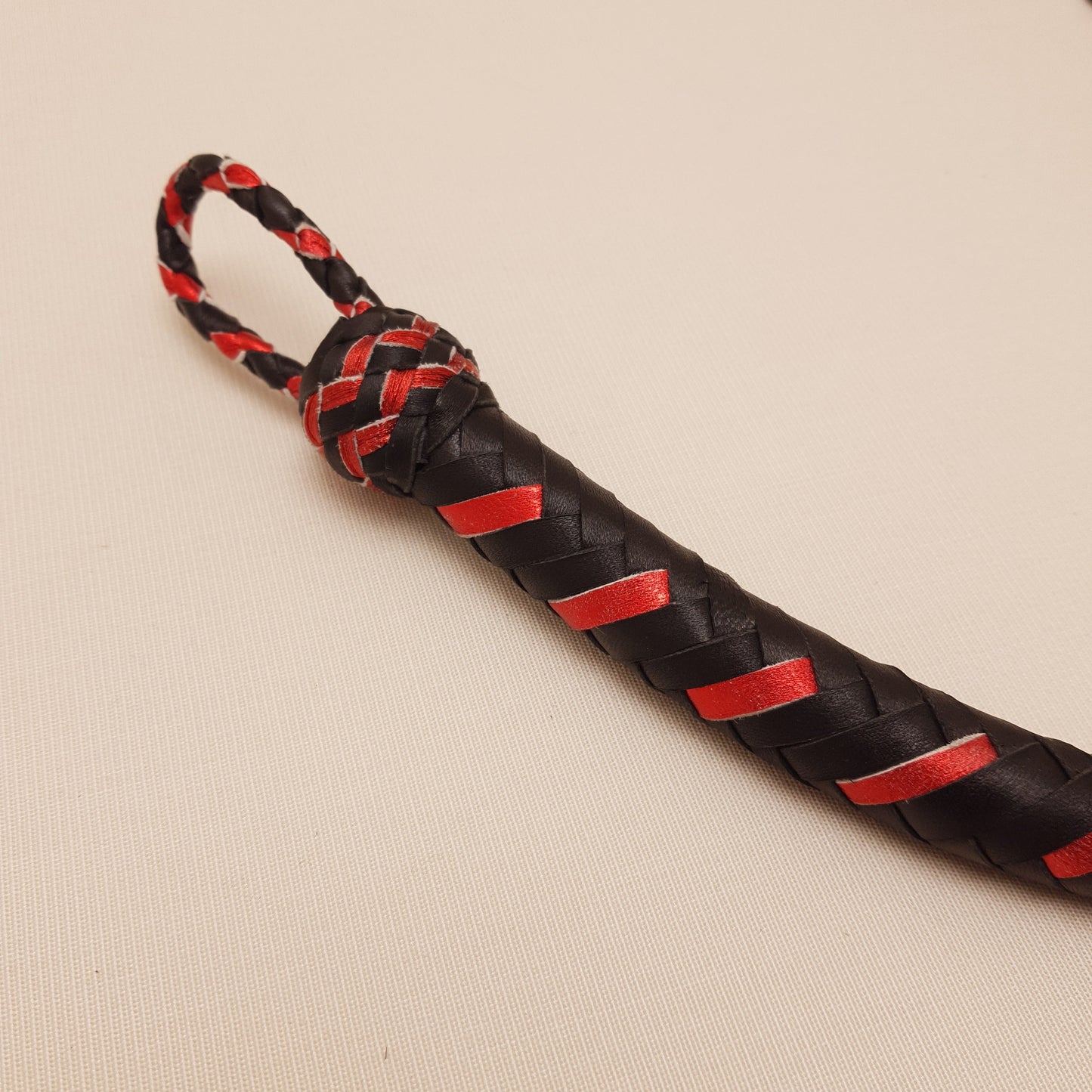 Fouet cravache mexicaine - 46 cm en cuir tressé - rouge & noir