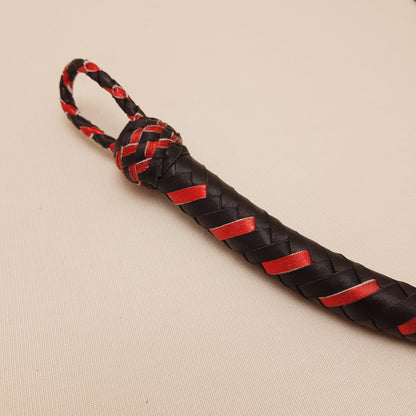 Fouet cravache mexicaine - 46 cm en cuir tressé - rouge & noir