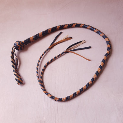 Fouet quirt - 100 cm en cuir tressé - noir & marron