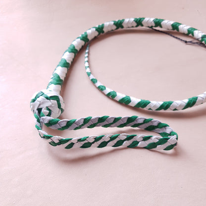 Fouet single tail - 70 cm en cuir tressé - blanc & vert