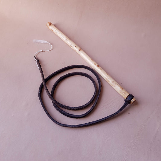 Fouet manche en bois - 105 cm en cuir - noir