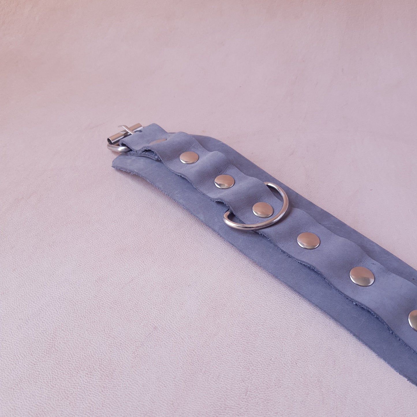 Menottes cuir - 27 cm - gris