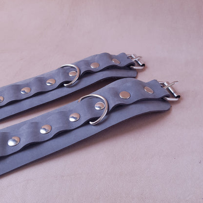 Menottes cuir - 27 cm - gris