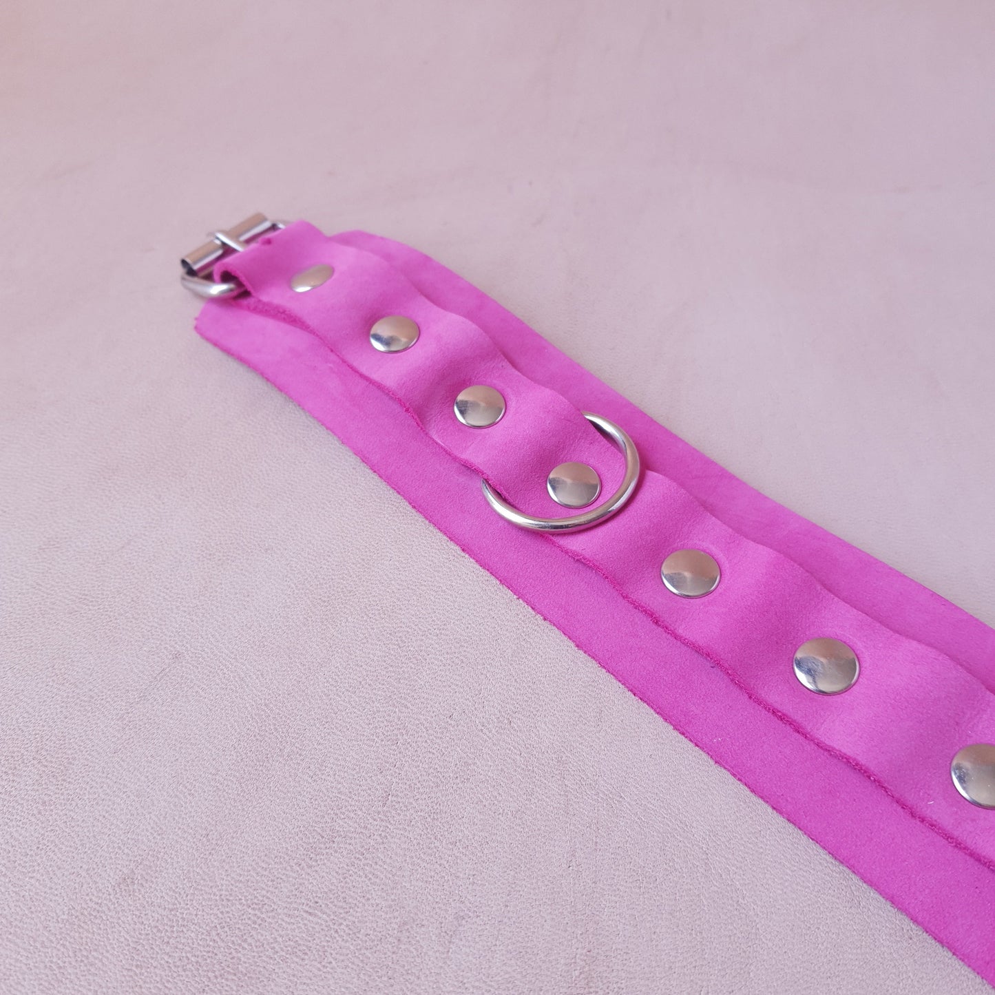 Menottes cuir - 27,5 cm - rose
