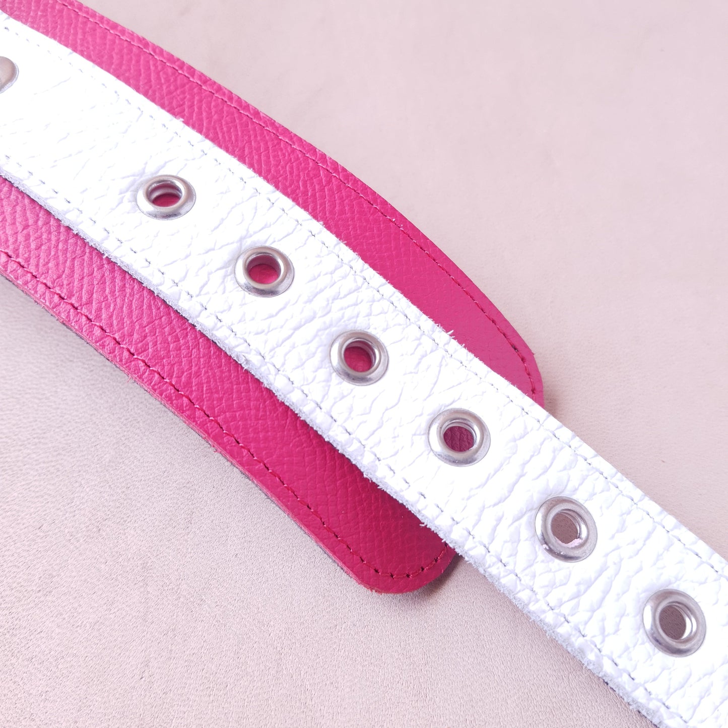 Menottes cuir - 27 cm - rose & blanc