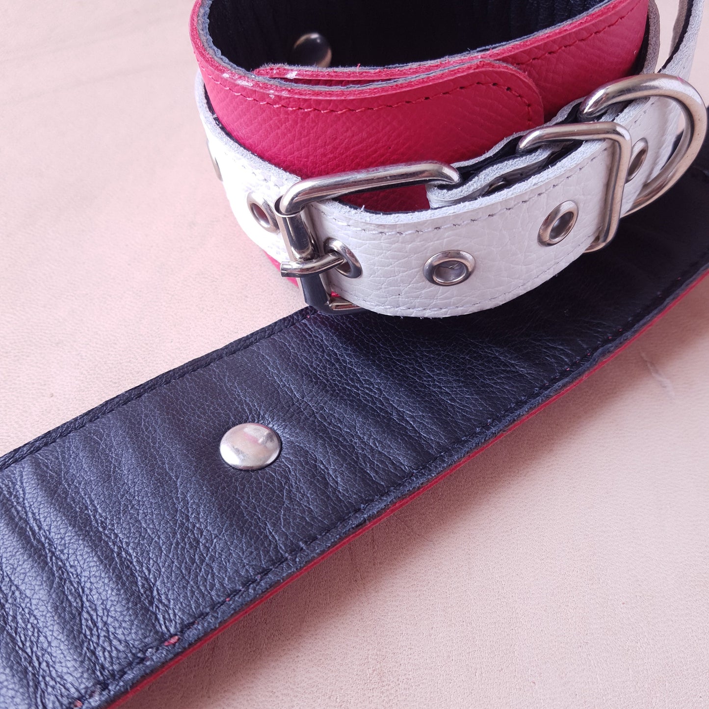 Menottes cuir - 27 cm - rose & blanc