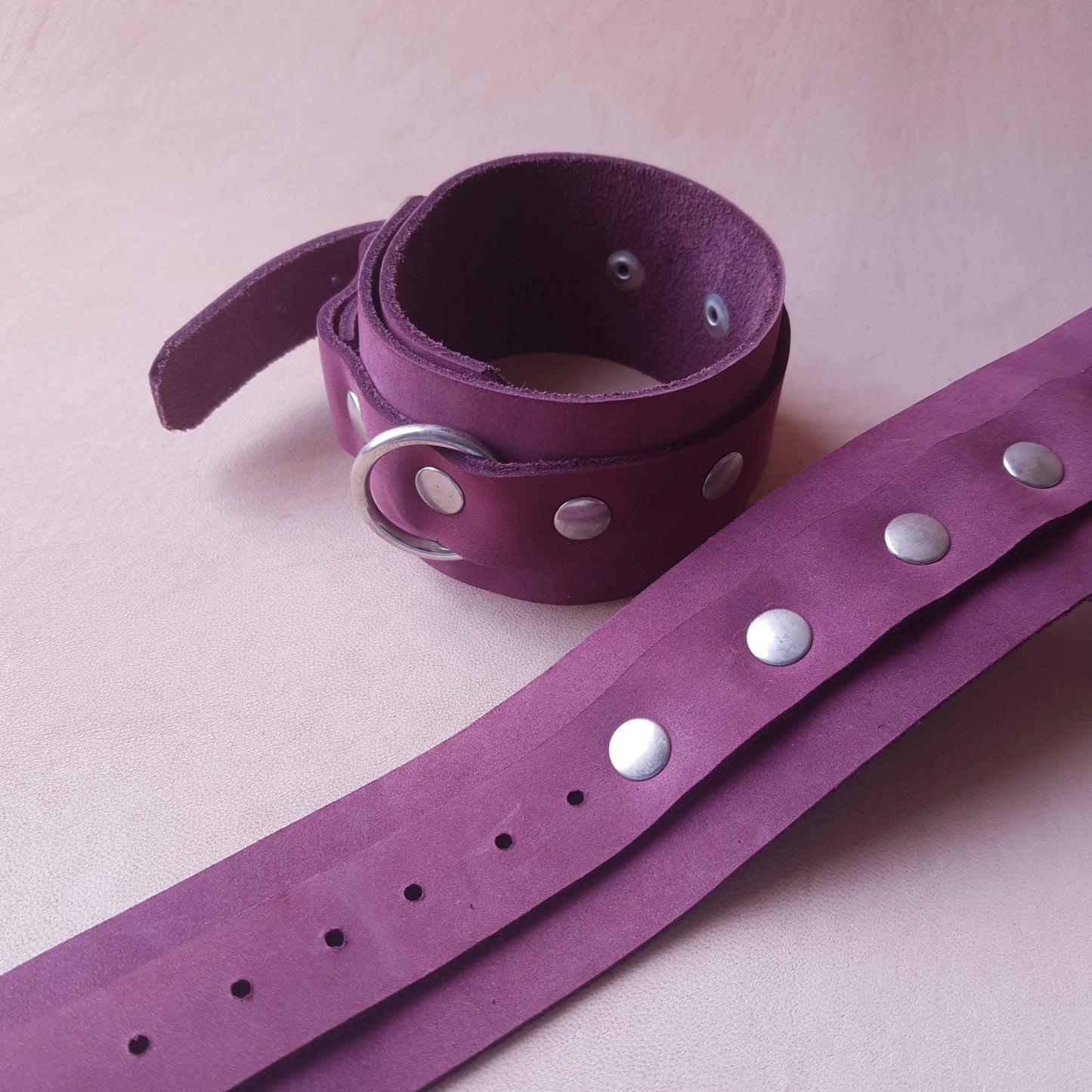 Menottes cuir - 27,5 cm - bordeaux
