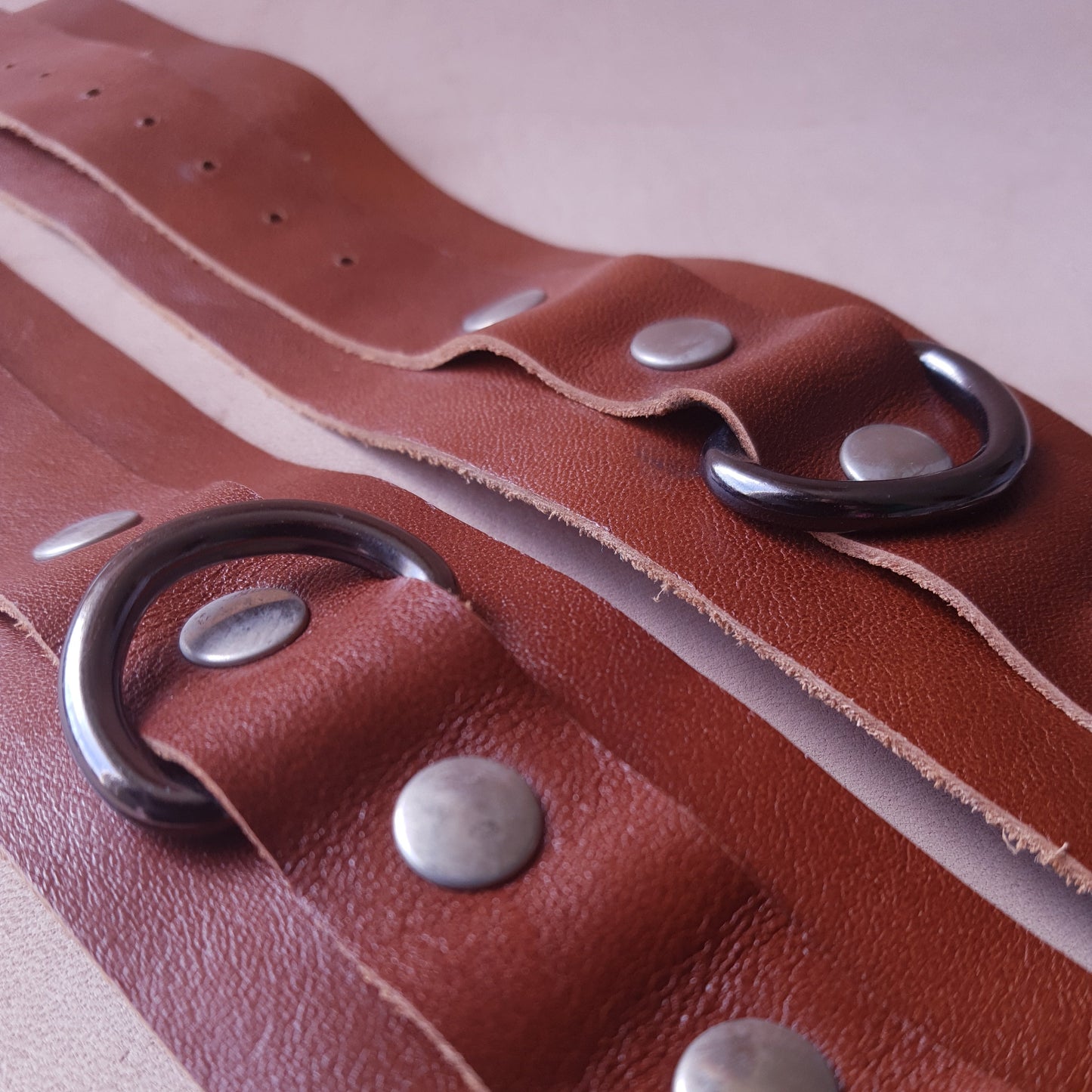 Menottes cuir - 22,5 cm - marron