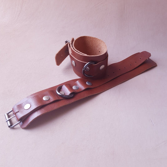 Menottes cuir - 22,5 cm - marron