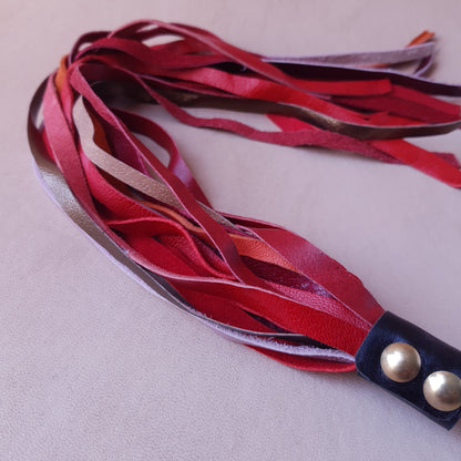 Martinet cuir & inox - 42 cm - rouge, bordeaux & bronze