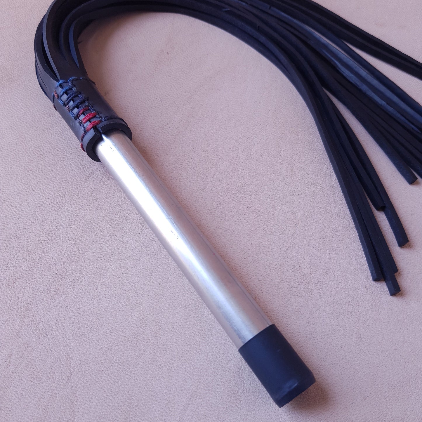 Martinet caoutchouc & inox - 38 cm - noir