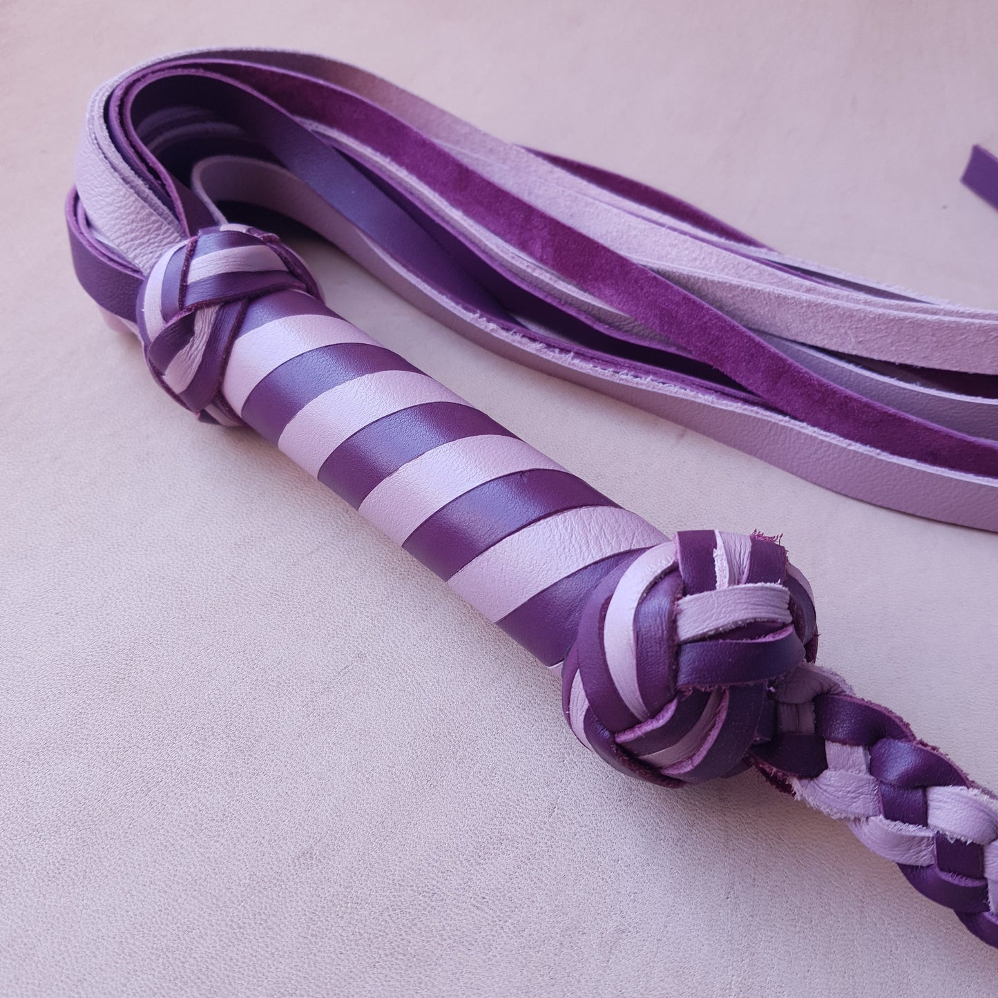 Martinet cuir & knot - 62 cm - rose & violet