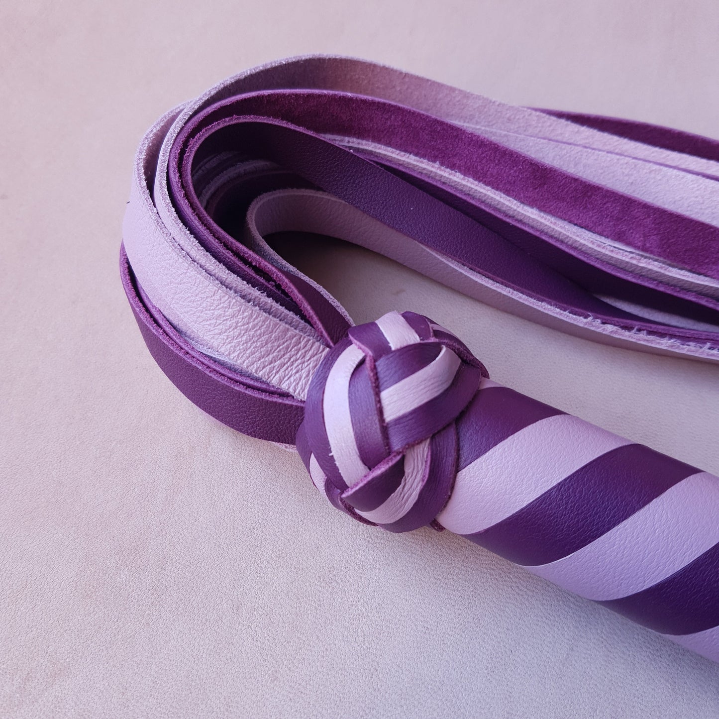 Martinet cuir & knot - 62 cm - rose & violet