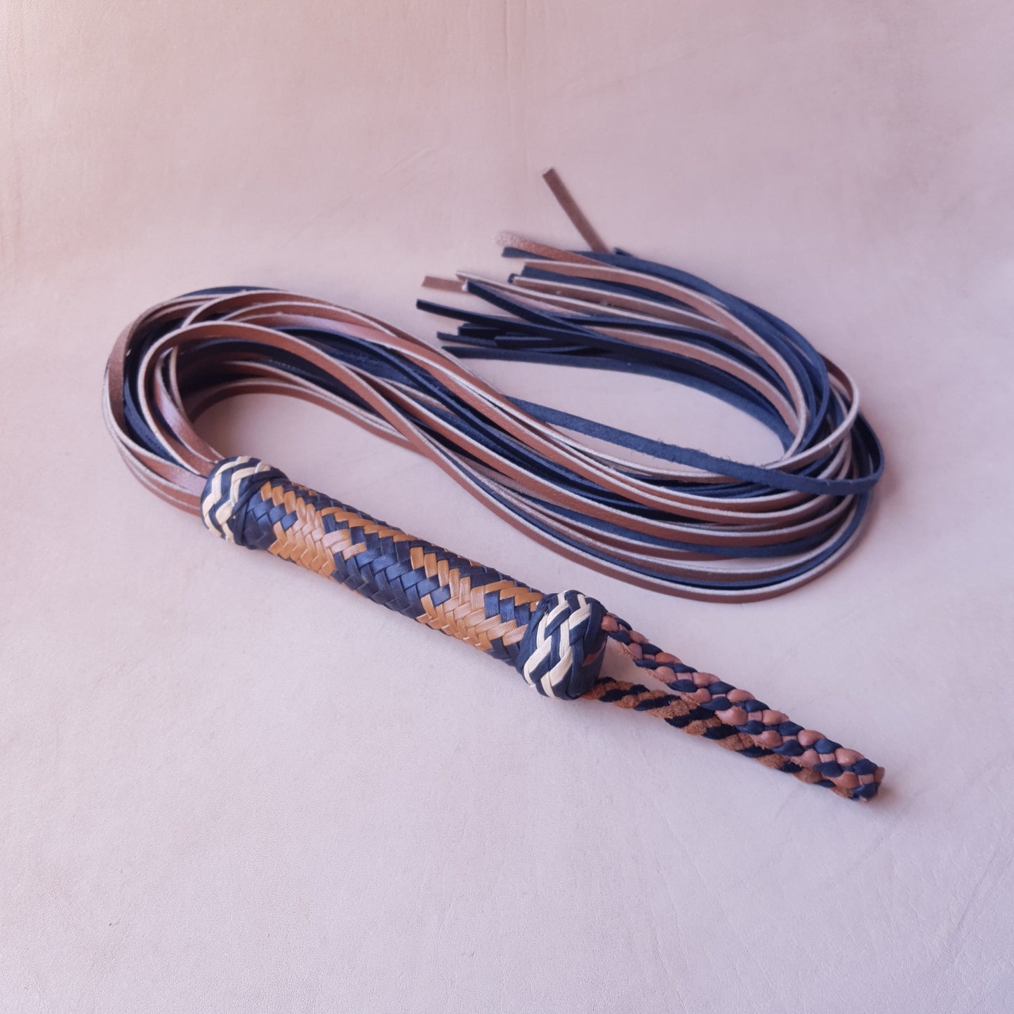 Martinet cuir & knot - 93 cm - noir & marron