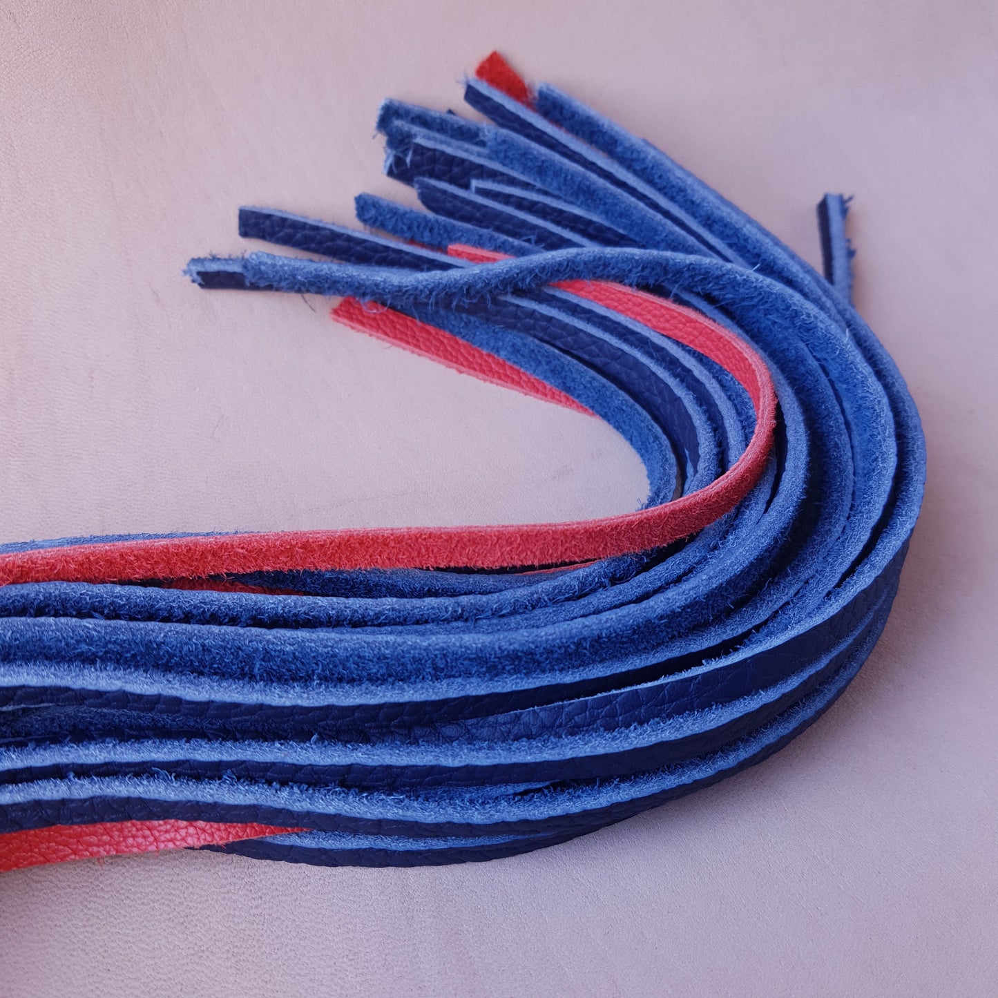 Martinet cuir & knot - 61 cm - bleu & rouge