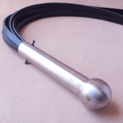 Martinet cuir & inox - 69 cm - noir