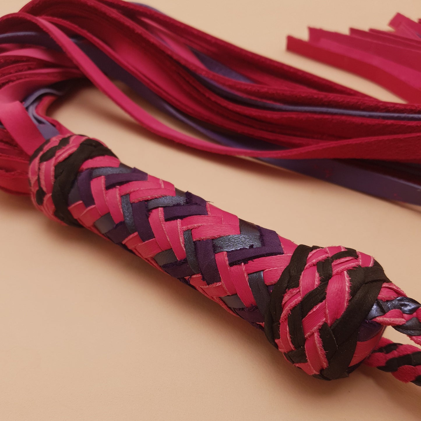 Martinet cuir & knot - 76 cm - rose, violet & noir