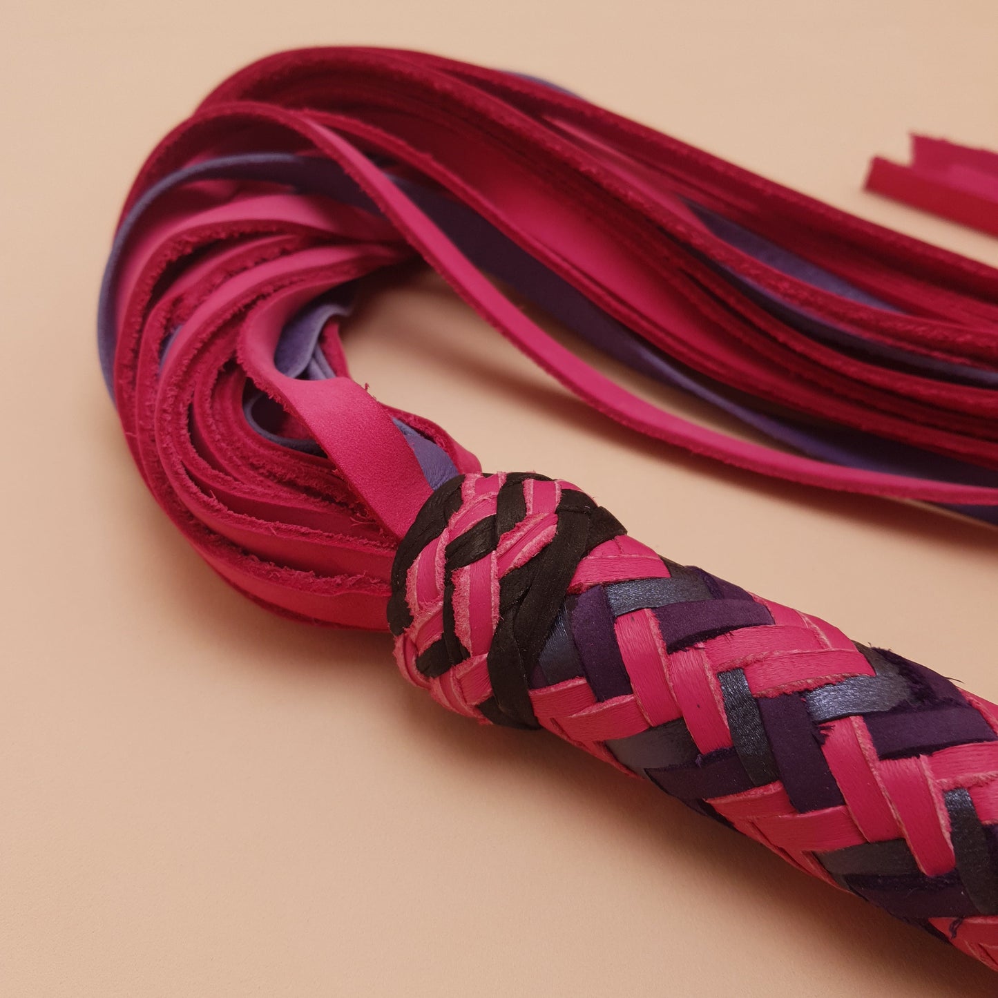 Martinet cuir & knot - 76 cm - rose, violet & noir