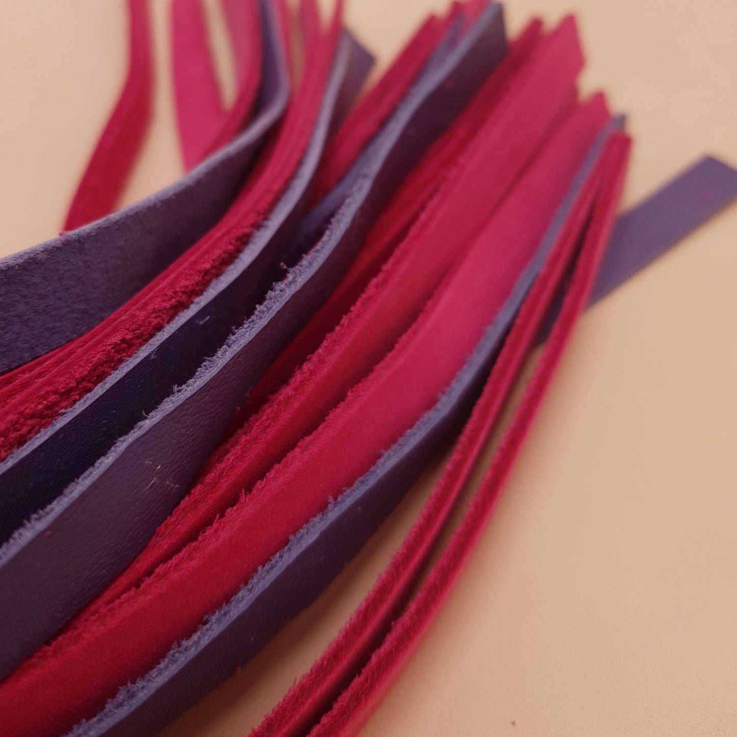 Martinet cuir & knot - 76 cm - rose, violet & noir