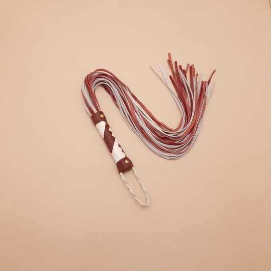 Leather flogger - 62 cm - burgundy & white