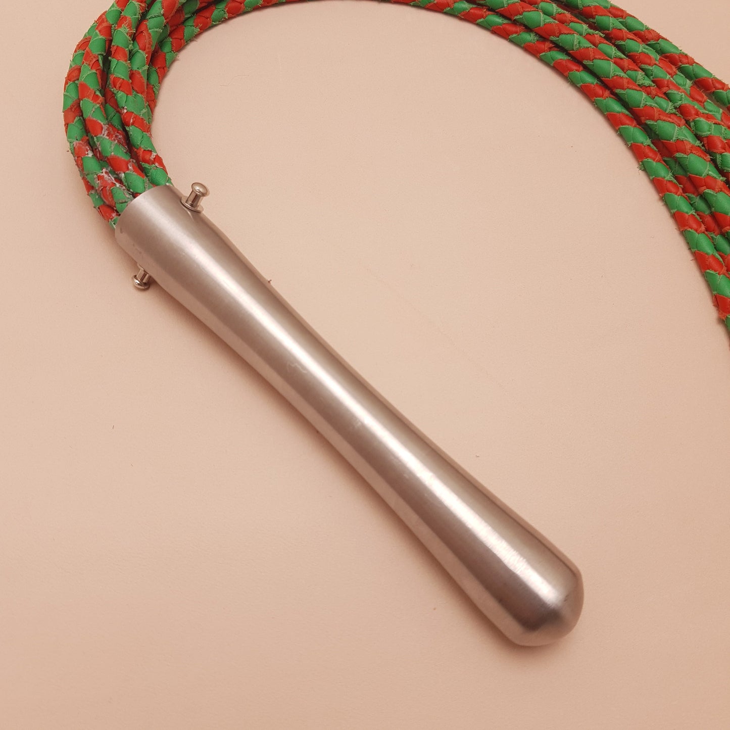 Martinet cat o nine cuir & inox - 67 cm - vert & rouge