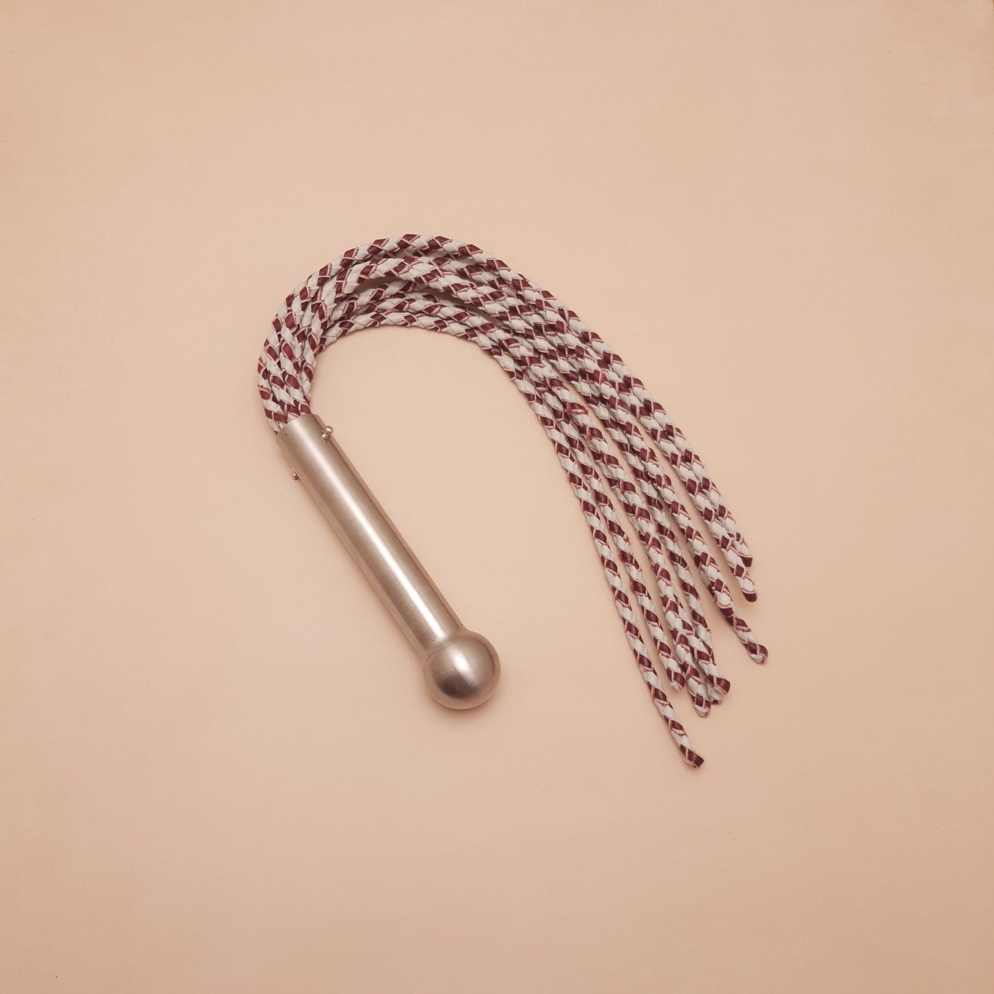 Martinet cat o nine cuir & inox - 74 cm - bordeaux & blanc