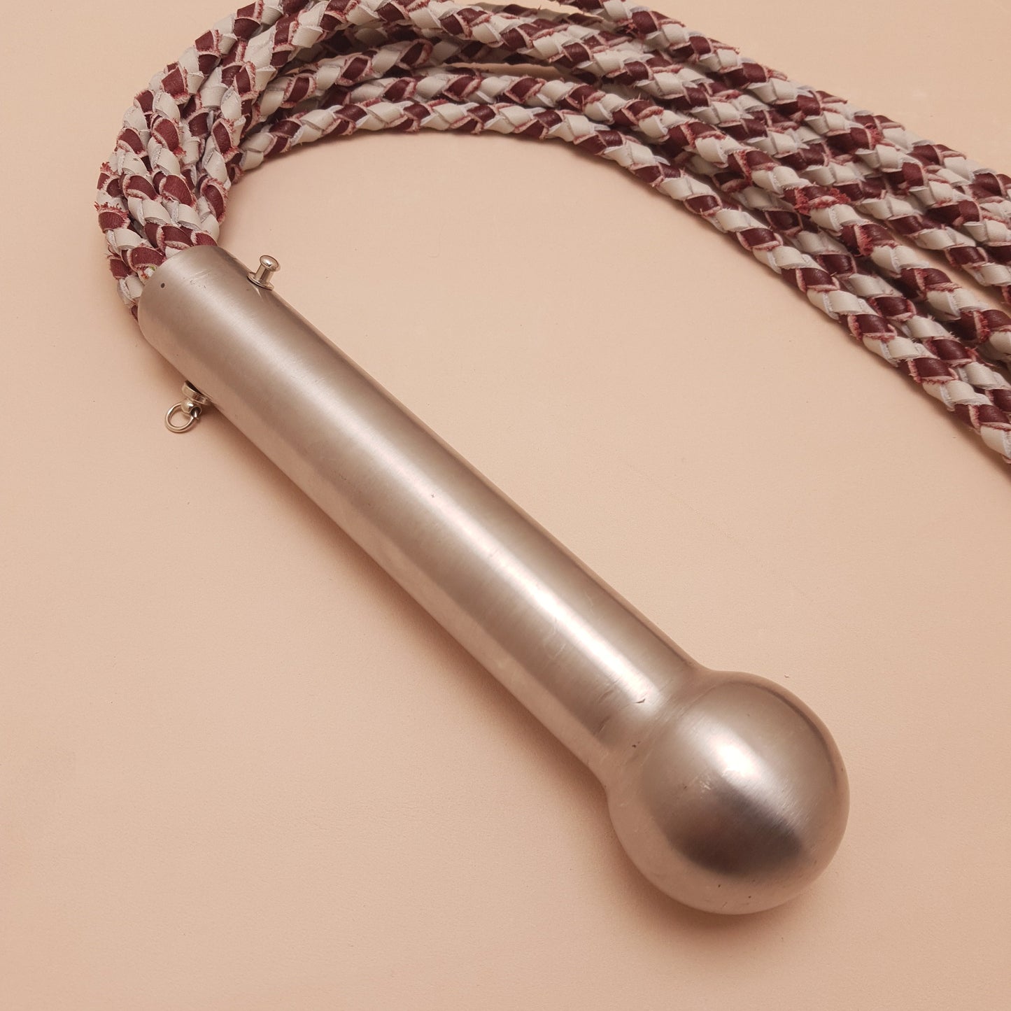 Martinet cat o nine cuir & inox - 74 cm - bordeaux & blanc