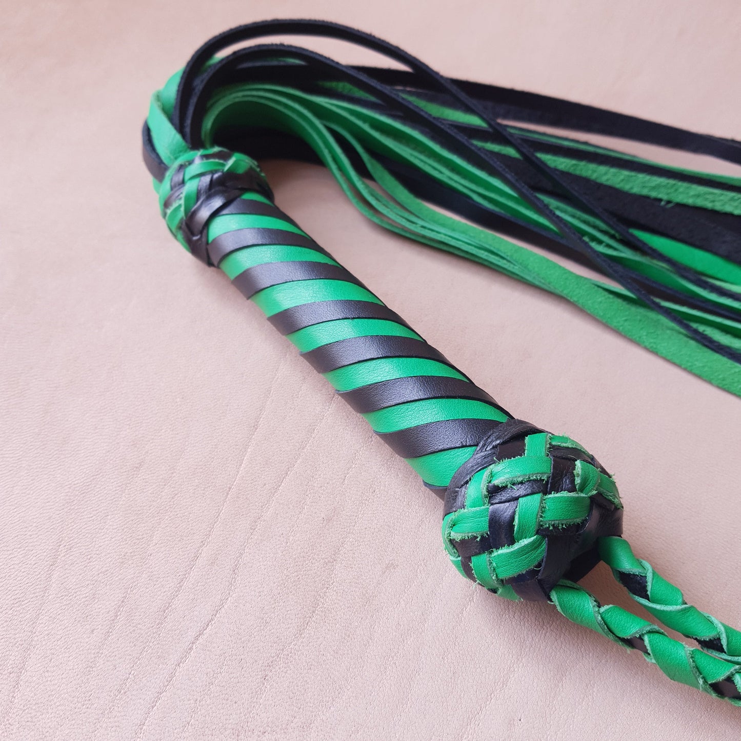 Martinet cuir & knot - 37 cm - vert & noir