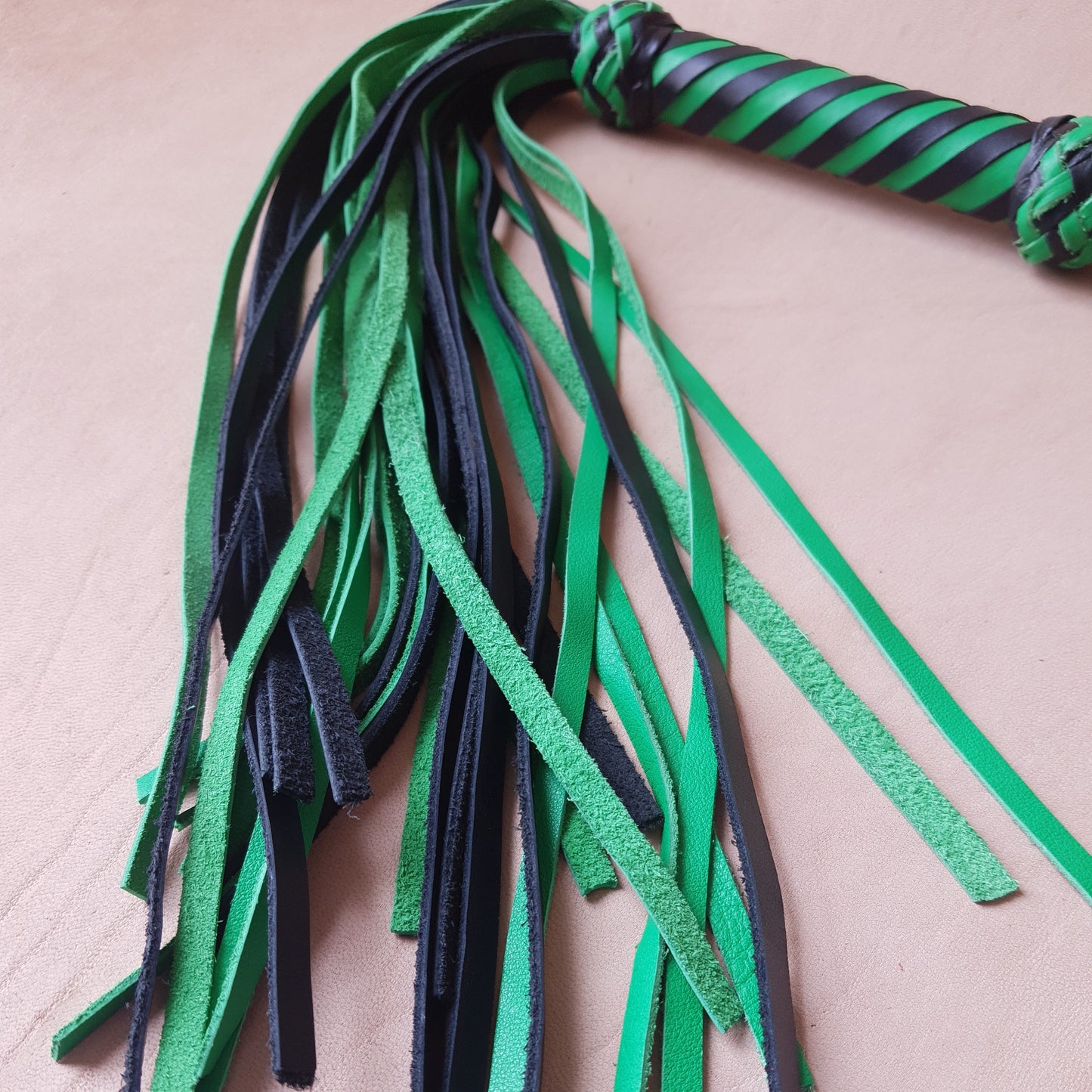 Martinet cuir & knot - 37 cm - vert & noir