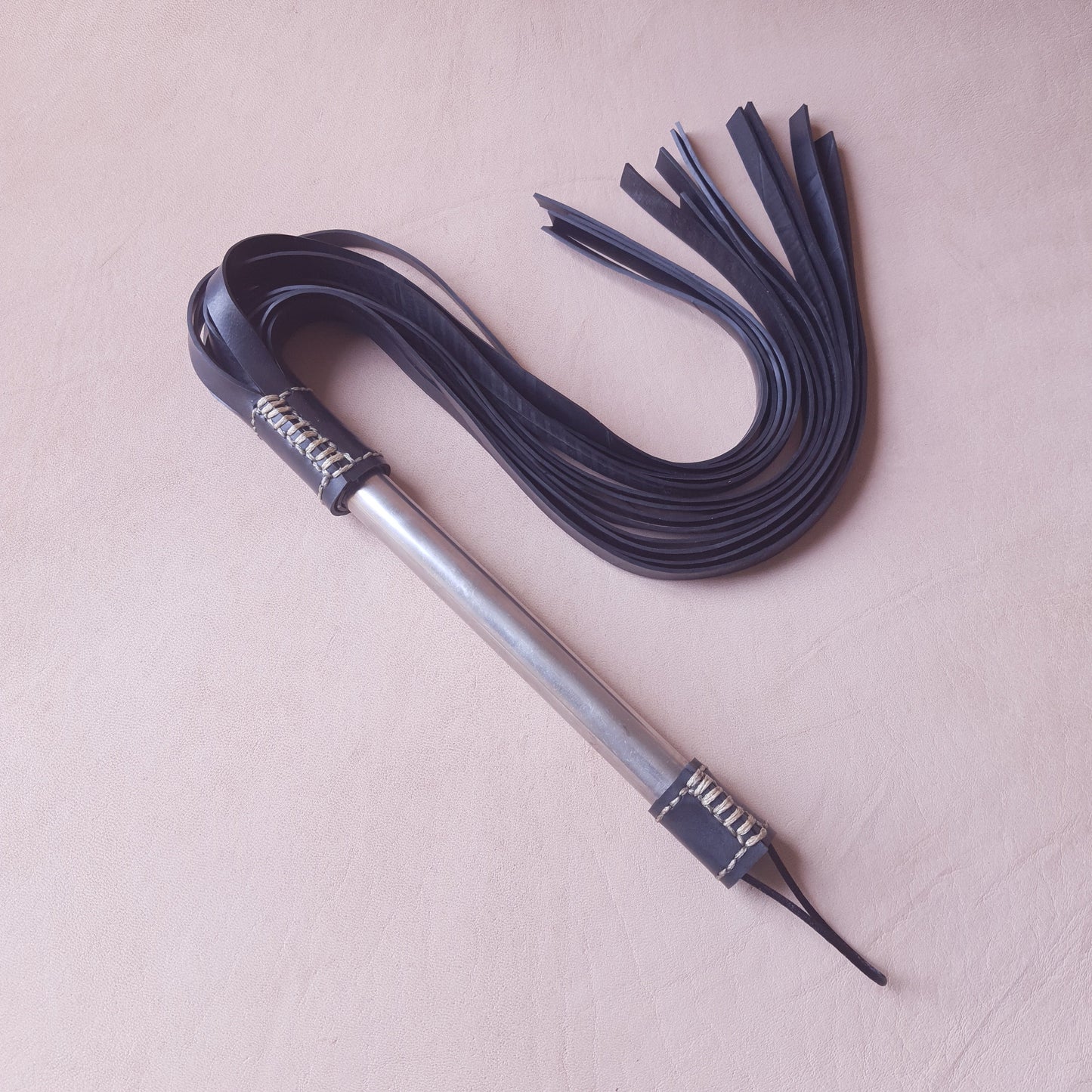 Martinet caoutchouc & inox - 41 cm - noir