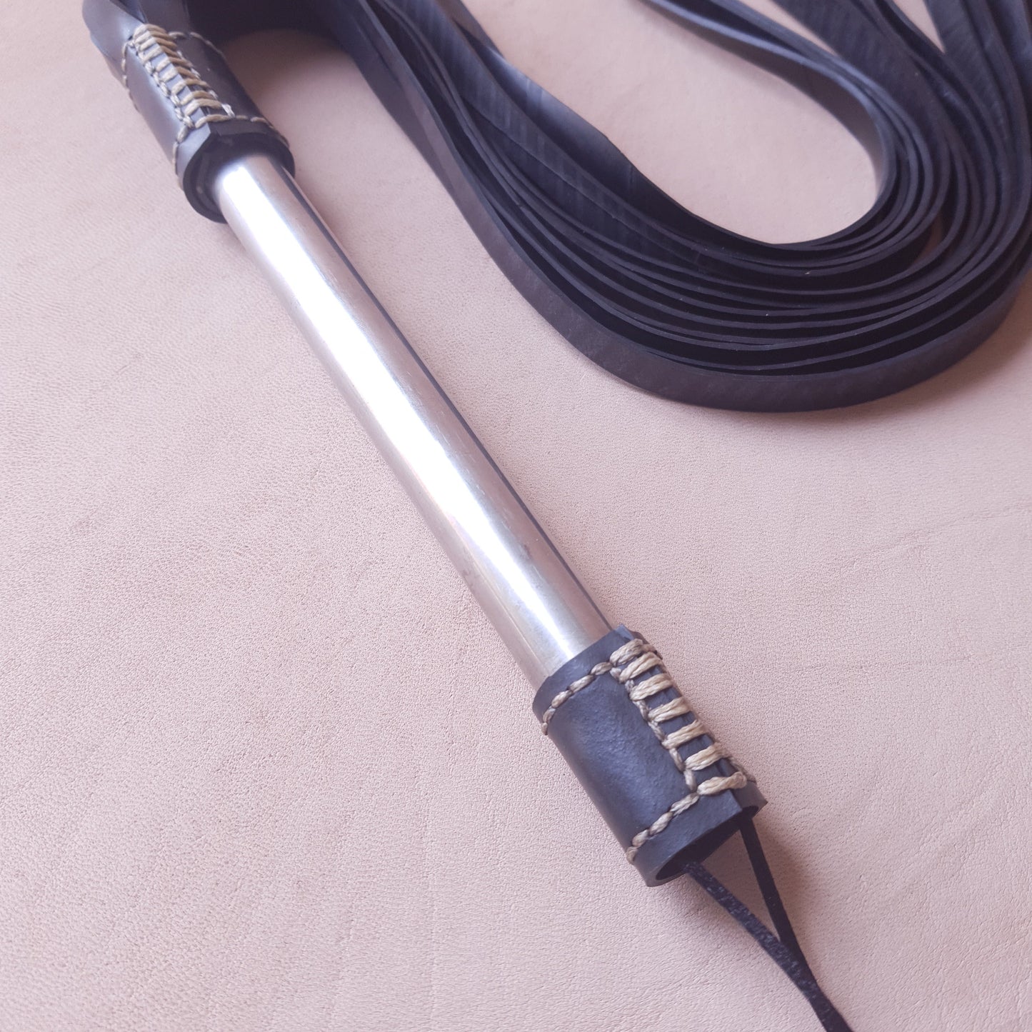 Martinet caoutchouc & inox - 41 cm - noir