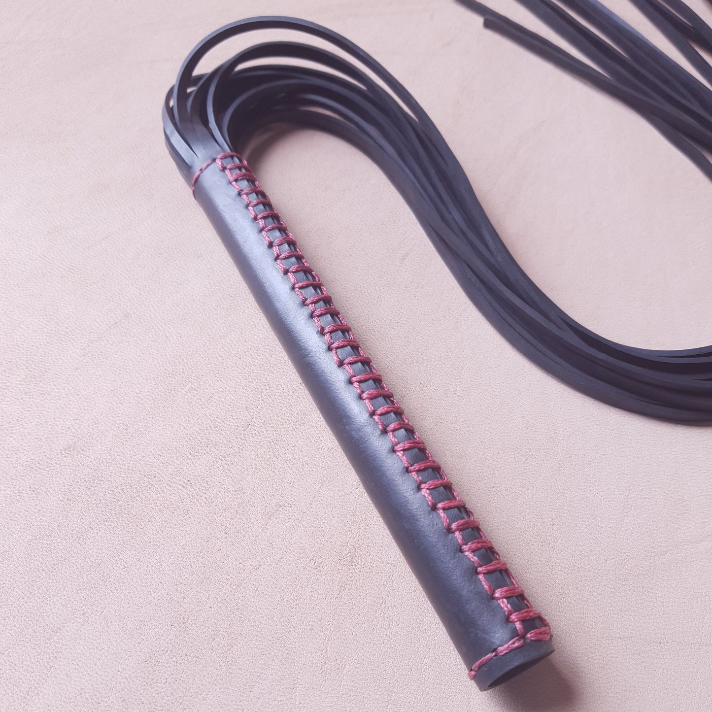 Martinet caoutchouc & inox - 43 cm - noir