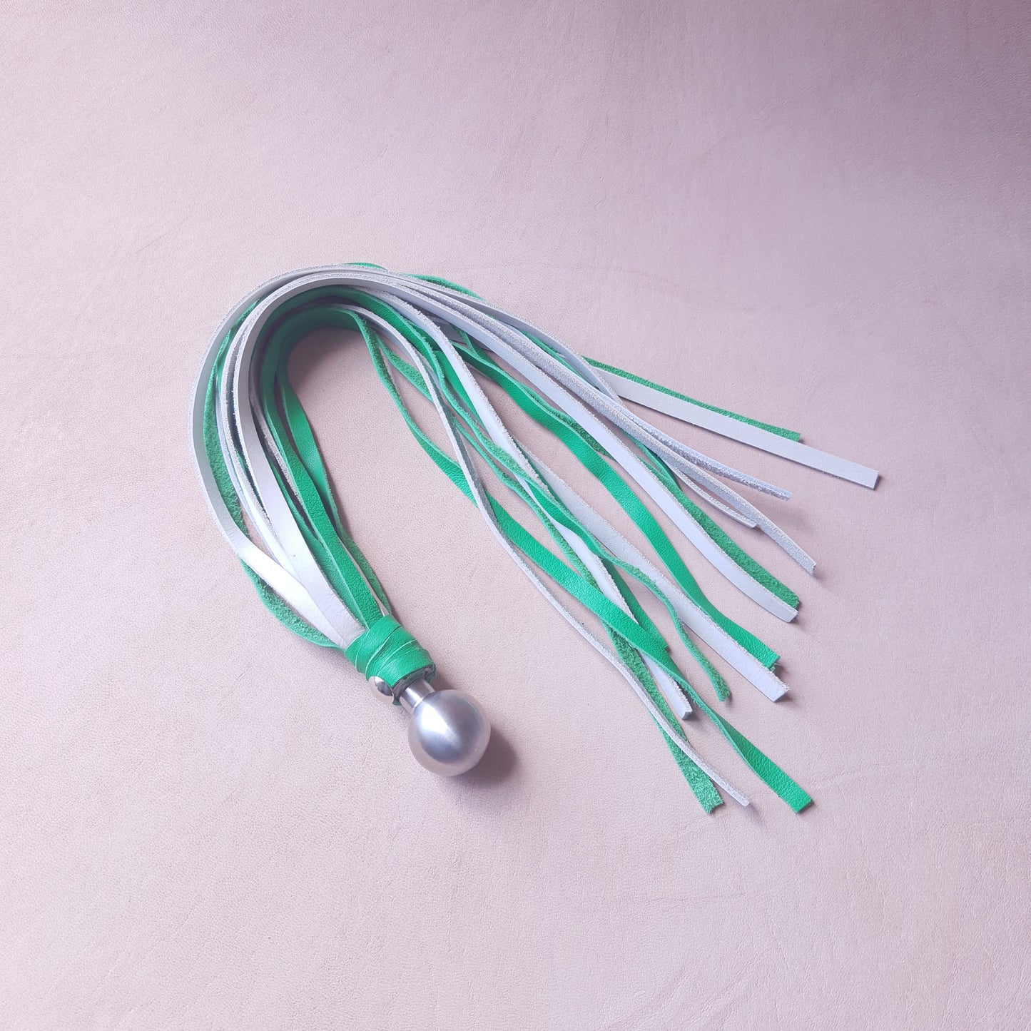 Martinet cuir & inox - 38 cm - vert & blanc