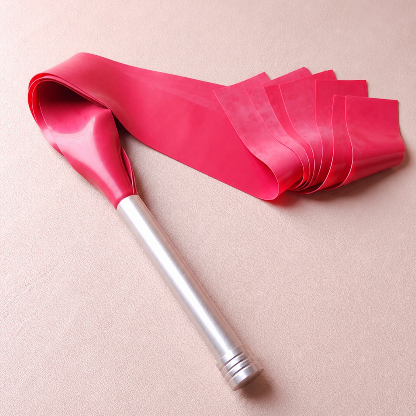 Martinet latex & métal - 51 cm - rouge