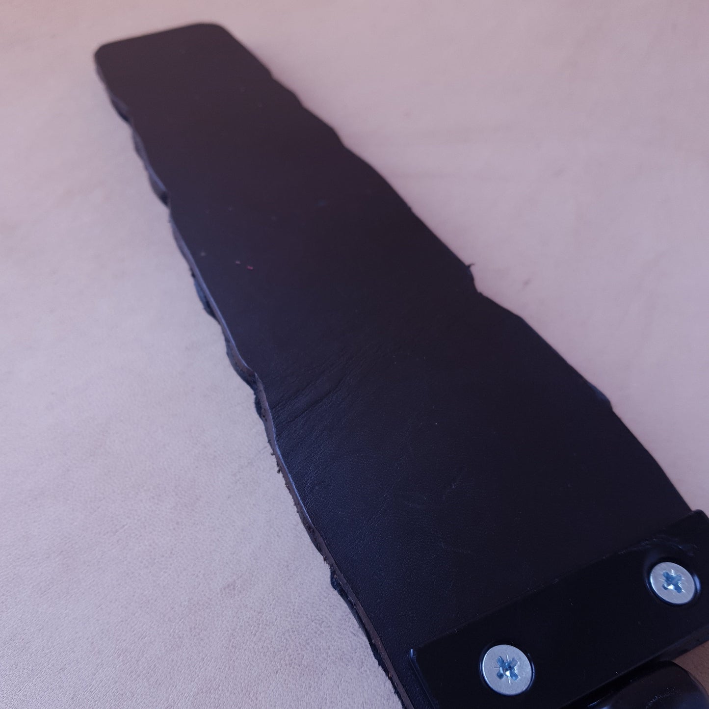 Paddle cuir (caïman) & acier - 42 cm - noir