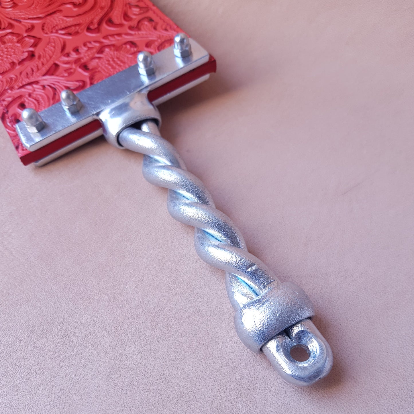 Paddle cuir & acier - 43 cm - rouge