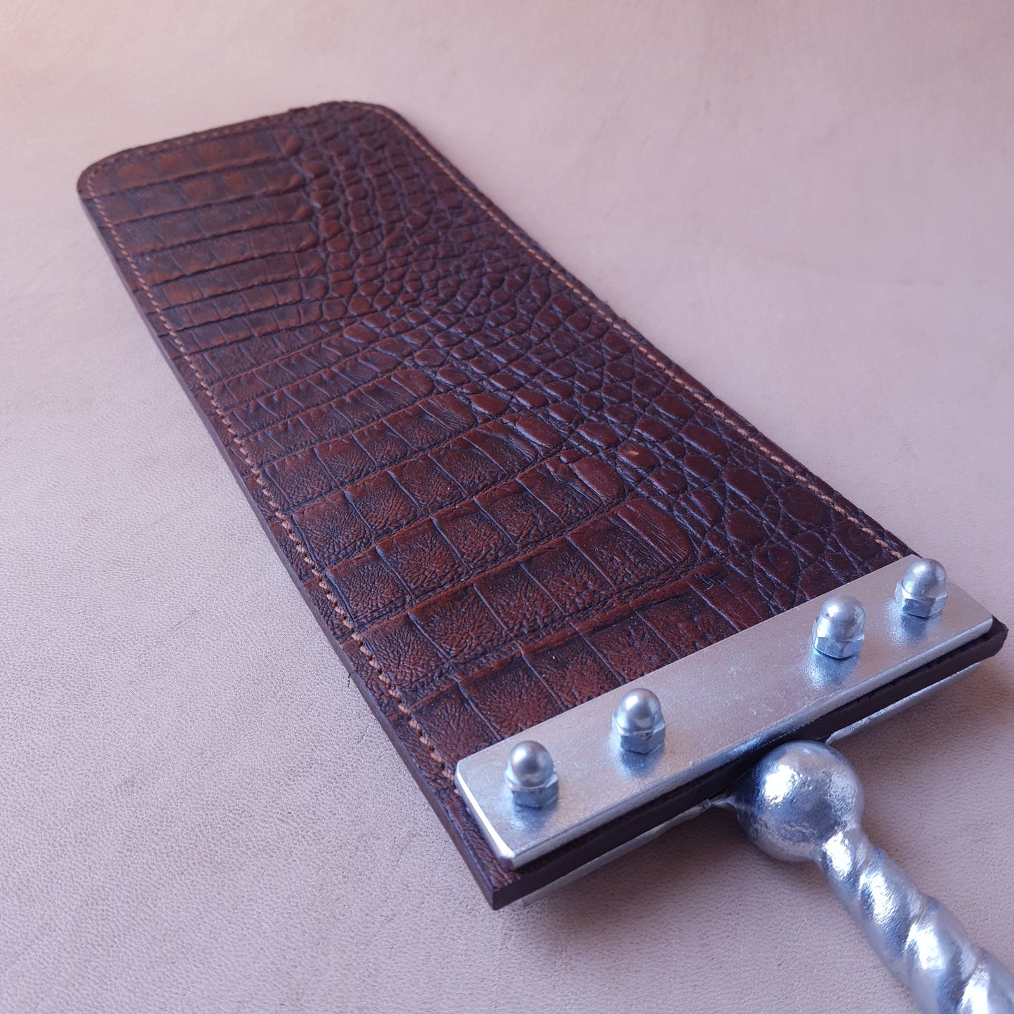 Paddle cuir & acier - 43 cm - marron