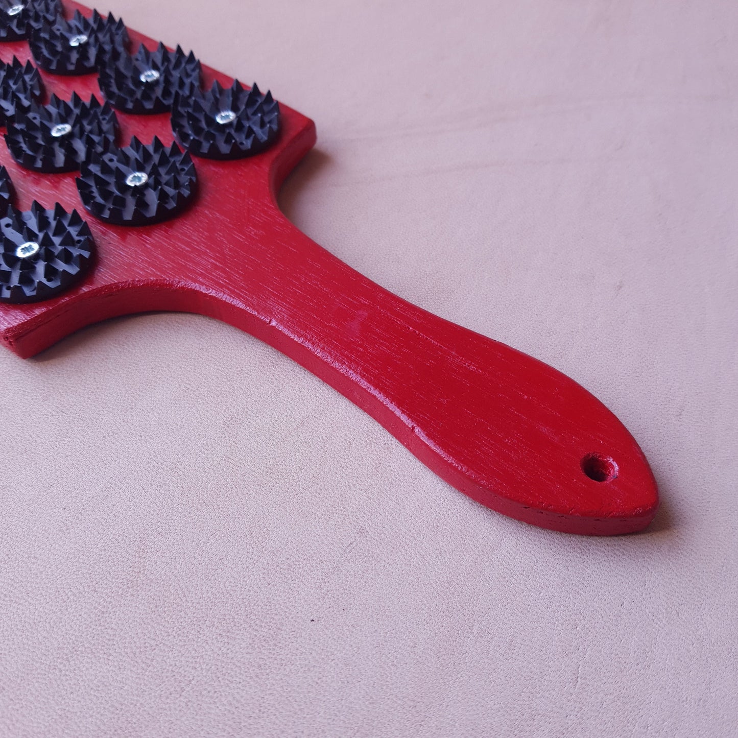 Paddle bois & pics fleurs - 37 cm - rouge & noir
