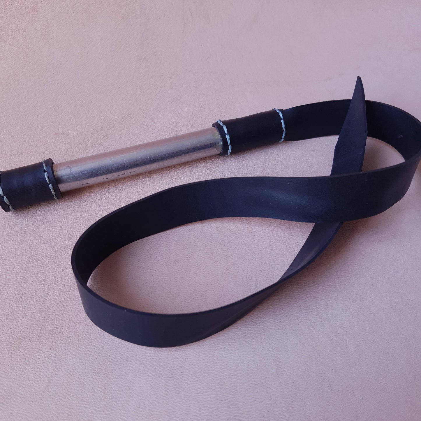 Langue de dragon caoutchouc & inox - 60 cm - noir